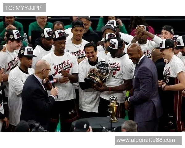 吉米巴特勒领衔热火队再创辉煌展现篮球场上的无限可能 吉米巴特勒领衔热火队再创辉煌展现篮球场上的无限可能