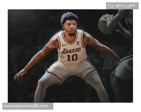 马库斯斯马特:篮球场上的防守大师与团队领袖之路 马库斯斯马特:篮球场上的防守大师与团队领袖之路